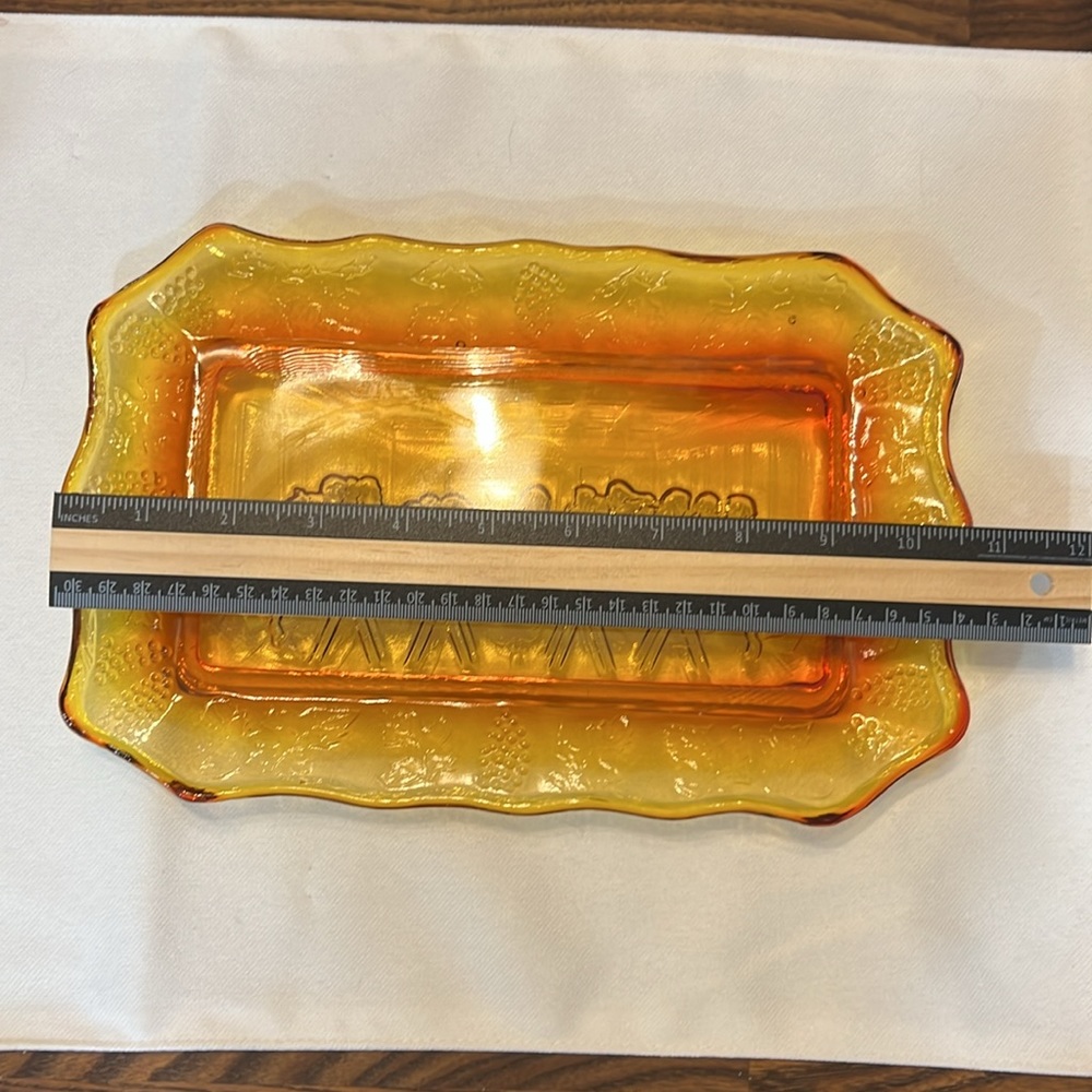 Tiara Indiana Glass Bread Plate Amber The Lord's Supper Vintage - Picture 4 of 5